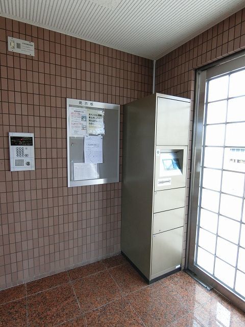 セキュリティ　【宅配ボックス】便利な宅配ボックス付き！