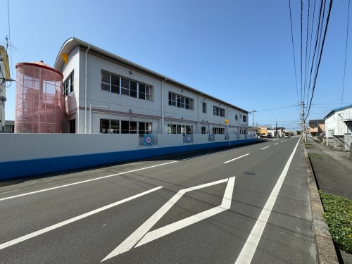 幼稚園・保育園　わらび保育園（幼稚園・保育園）まで320m