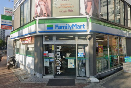 コンビニ　ファミリーマート玉造駅前店（コンビニ）まで302m