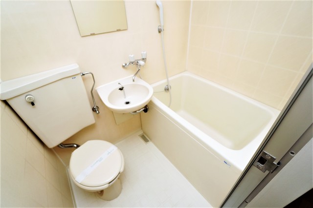 バス・シャワールーム　※ほかのお部屋の参考写真です※