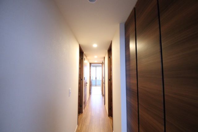 玄関　※別号室参考写真のため、現況優先です。