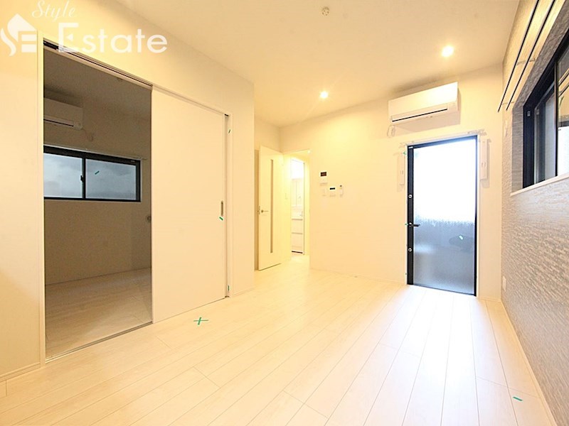 居室・リビング　内装