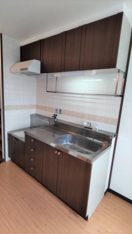 キッチン　収納面も安心のキッチンです