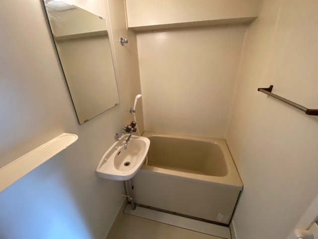 バス・シャワールーム　シンプルで機能的なユニットバスです！