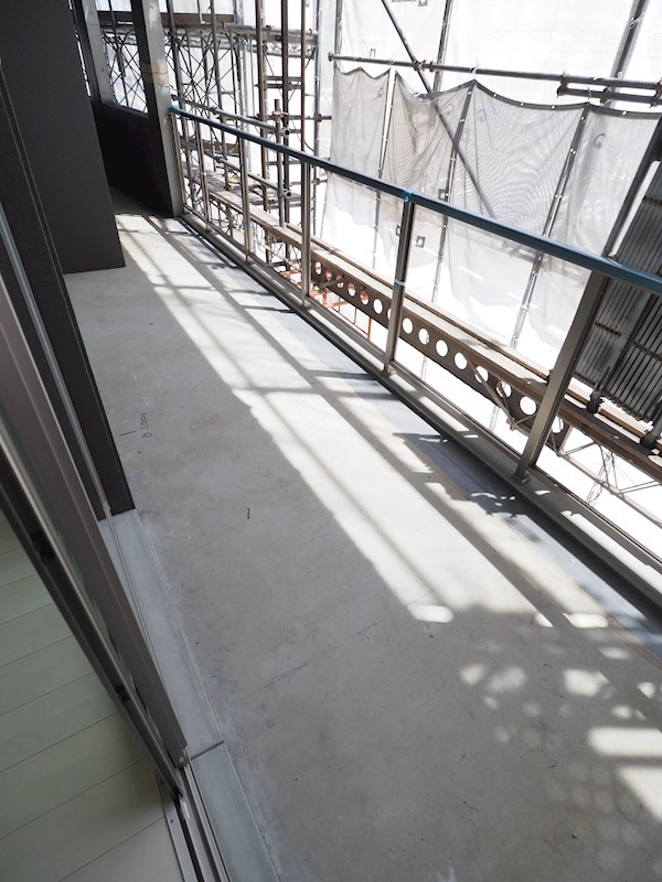 バルコニー　バルコニーは新築時の写真です