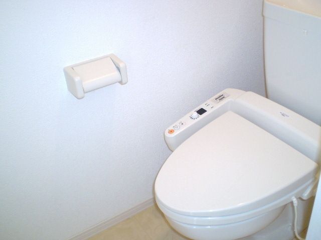 トイレ　☆温水洗浄便座完備☆