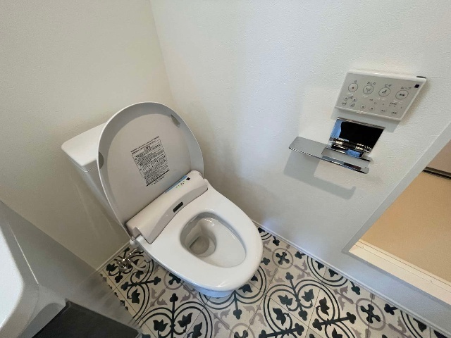 トイレ　※同物件別号室の参考写真です。