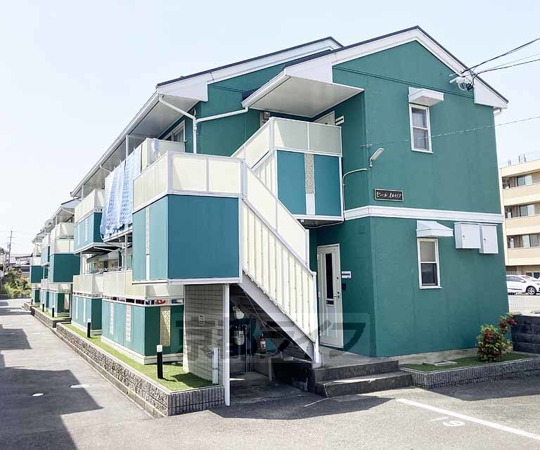 建物外観　二階建てのハイツです・