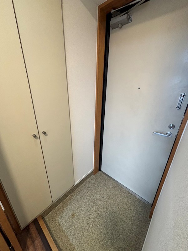 玄関　※別部屋参考写真