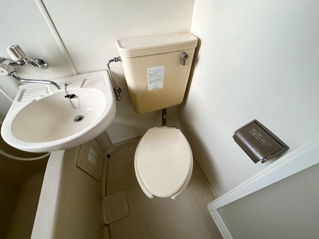 トイレ　浴室内にトイレがあります！