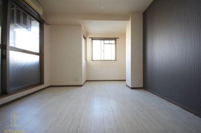 居室・リビング　YAHATA西長堀