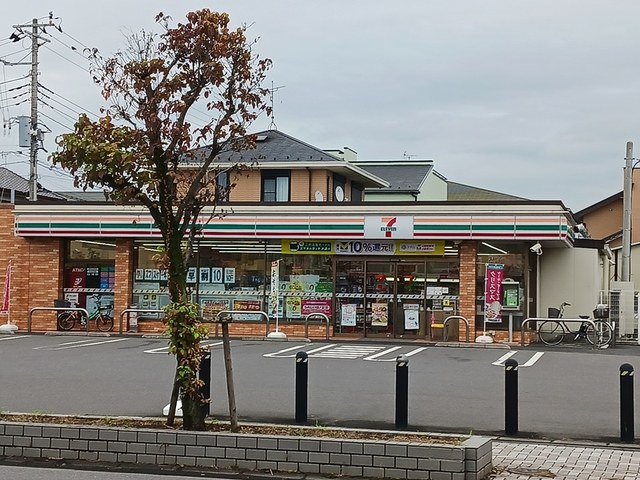 コンビニ　セブンイレブン（コンビニ）まで200m
