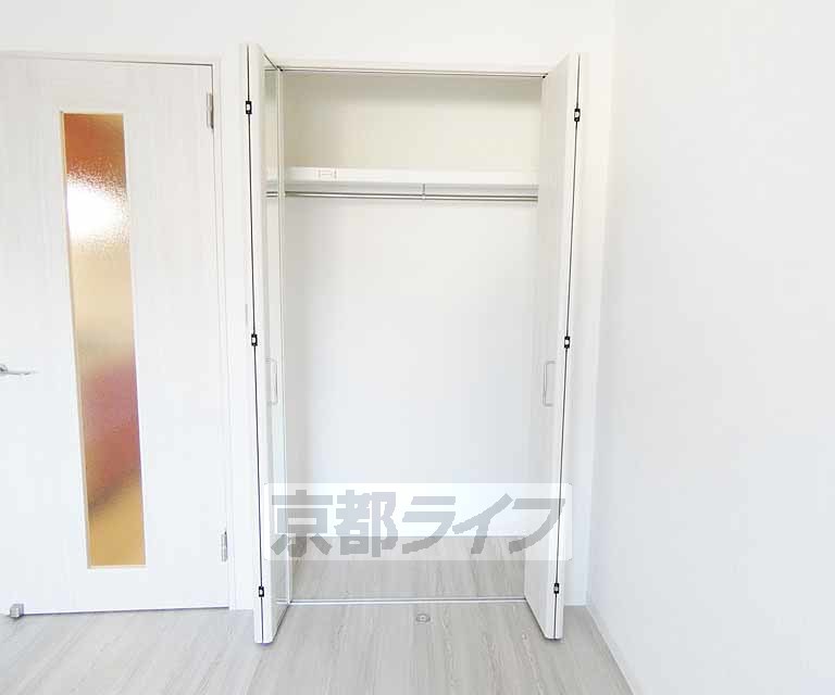 収納　コートも吊れる収納