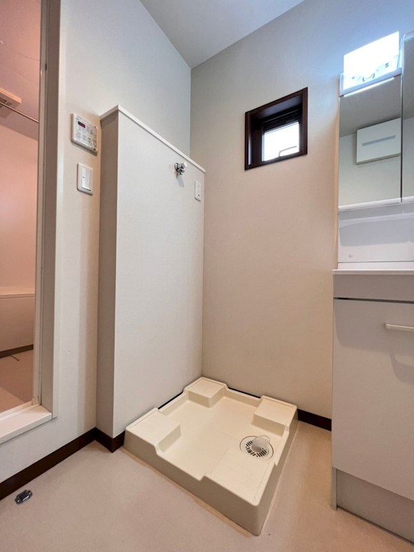 その他設備　室内洗濯機置き場完備。