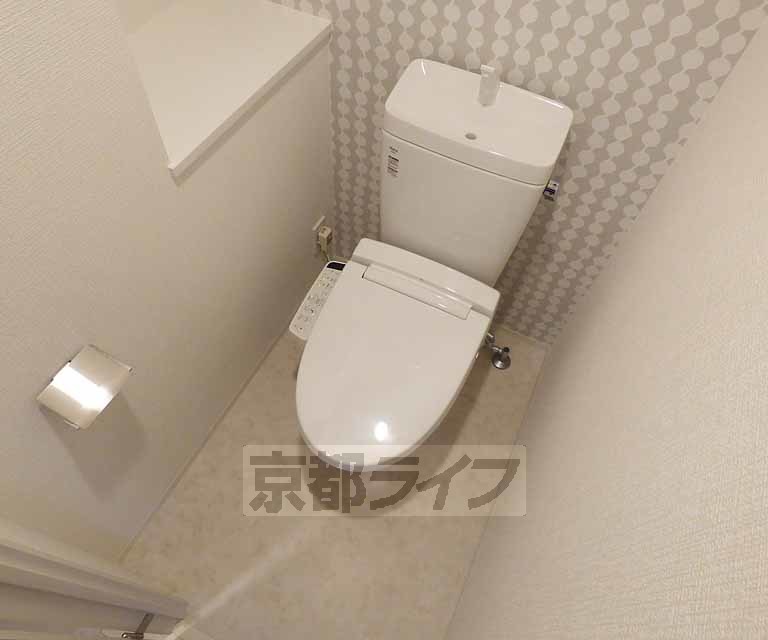 トイレ　ウォシュレットつき