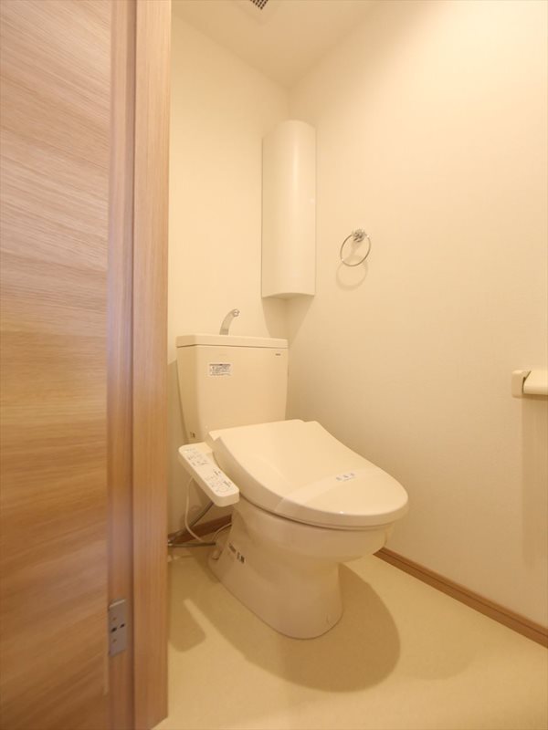 トイレ　温水洗浄便座付トイレ　同仕様写真