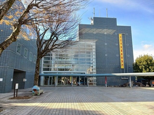 役所　南足柄市役所（役所）まで300m