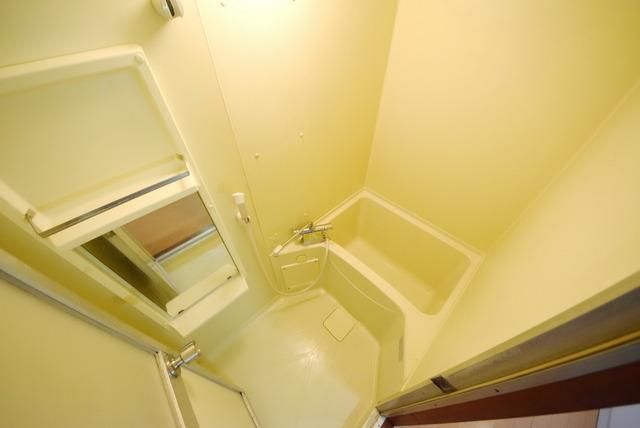 バス・シャワールーム　★清潔感のあるバスルームです★