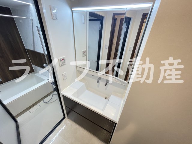 洗面設備　朝の身支度には欠かせない独立洗面化粧台