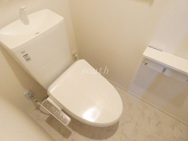 トイレ　ウォシュレット付きのトイレ