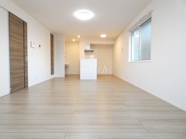 居室・リビング　洗練された清潔感漂う清楚な仕上がり