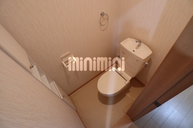 トイレ　独立トイレになります。