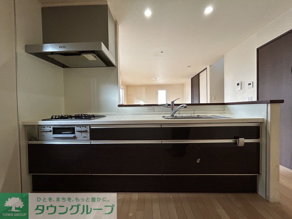 キッチン　リビング※退去済み。クリーニング前（クロス張替予定）