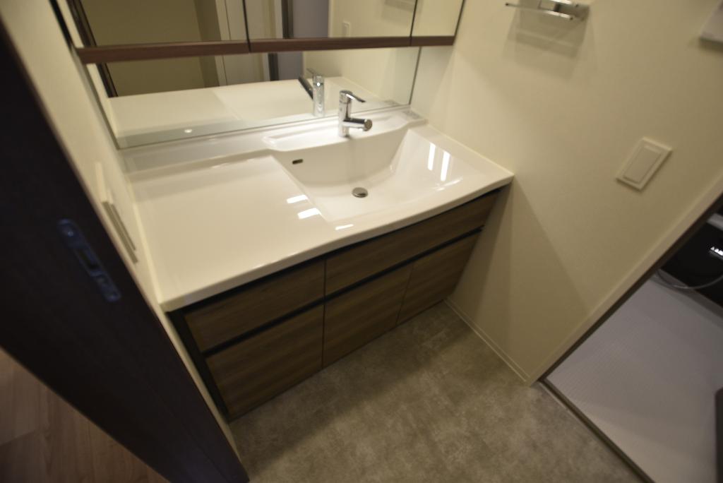 洗面設備　洗髪洗面化粧台