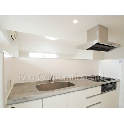 キッチン　同タイプ6階のお部屋を撮影。仕様が異なることがあります。