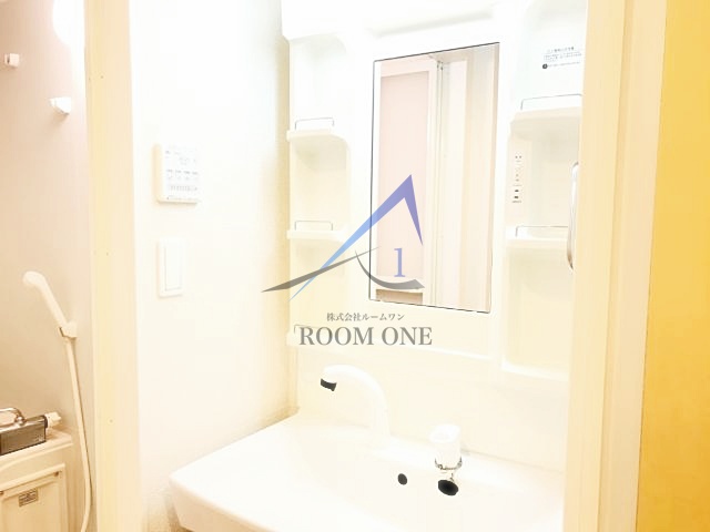 洗面設備　独立洗面台です。