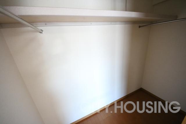 収納　※同タイプ部屋の写真です。