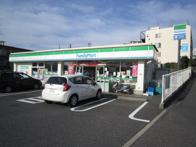コンビニ　ファミリーマート小倉赤坂一丁目店（コンビニ）まで570m