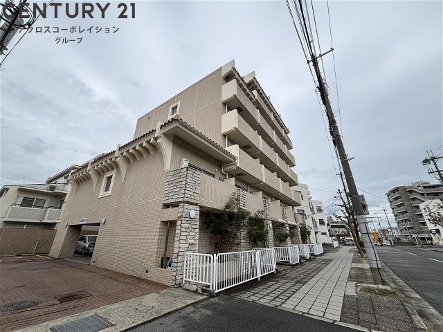 建物外観　オートロック付きで安心！宅配BOX付きで便利！