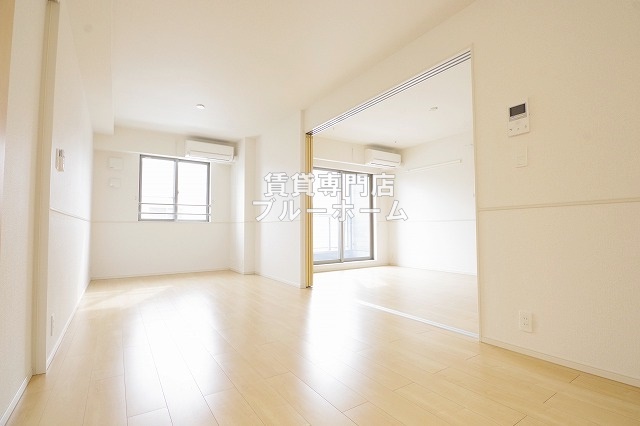 居室・リビング　11.9帖の開放感あるリビング！