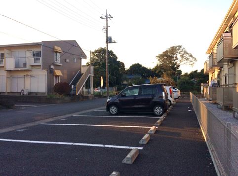 駐車場　敷地内駐車場空あり。