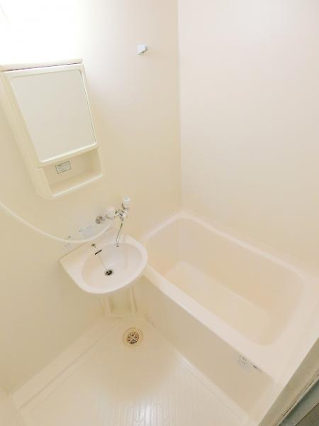 バス・シャワールーム　写真は別のお部屋のイメージです。