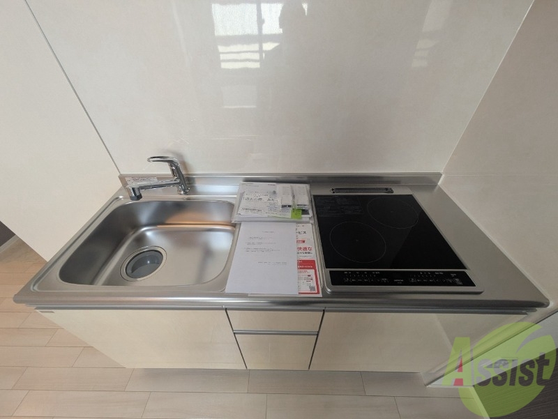 キッチン　ＩＨクッキングヒーターが付いているので安心にお料理が出来ます