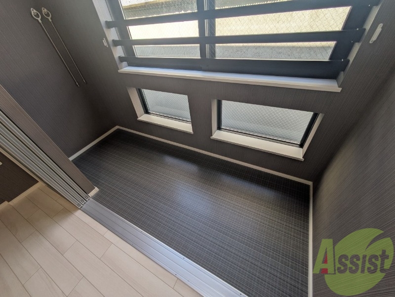 バルコニー　インナーテラスがあり洗濯物など干した場合乾きそうです