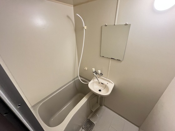 バス・シャワールーム　※別号室の写真です