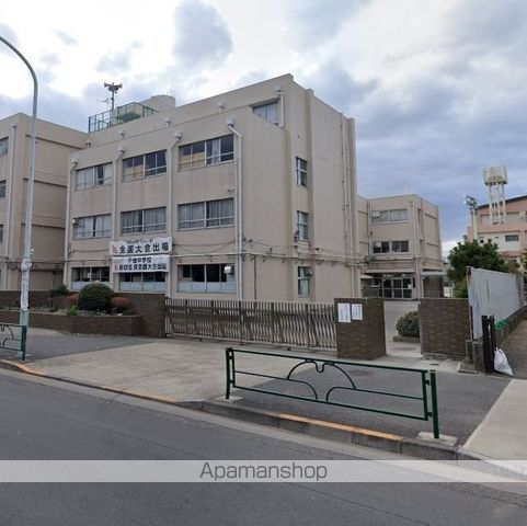 中学校　千歳中学校（中学校）まで2101m