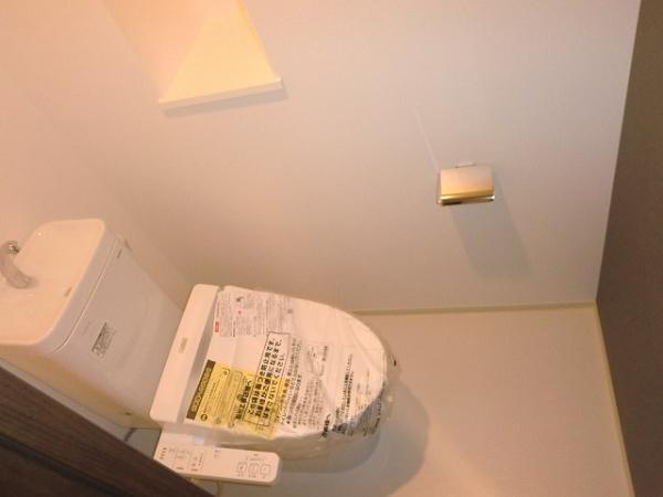 トイレ　※同マンション内の別のお部屋の室内写真