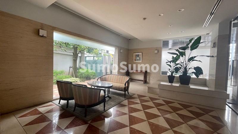 ロビー　ゆとりのあるロビーです