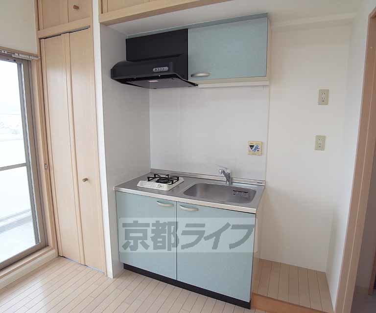 キッチン　上下に収納しっかりあります