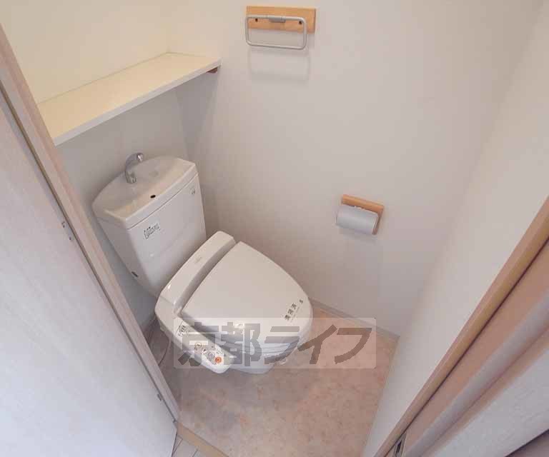 トイレ　ウォシュレット付いてます