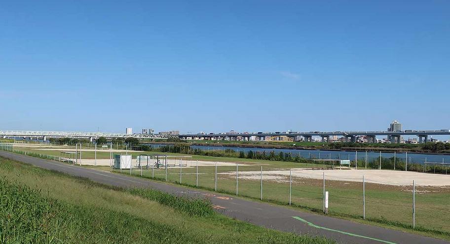 公園　荒川四ツ木橋緑地（公園）まで1840m