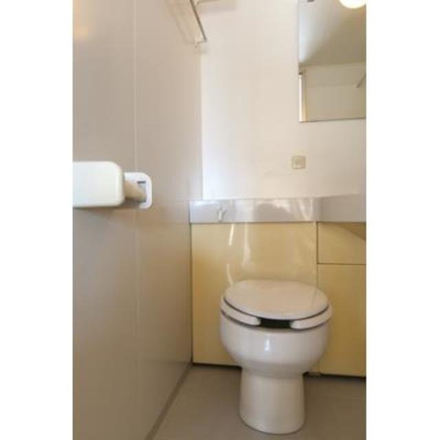 トイレ　※写真は同タイプ住戸です。