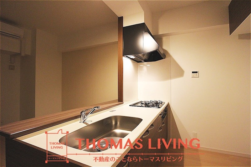 キッチン　建築中の為、同じ建築会社の写真をご参考下さい。(同年の新築)