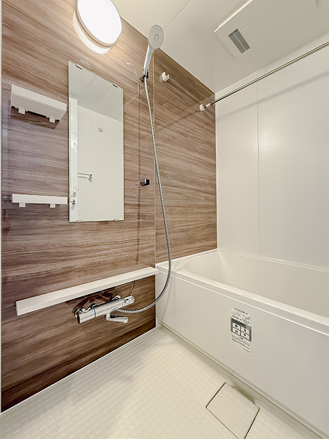 バス・シャワールーム　※写真は同タイプ住戸です。