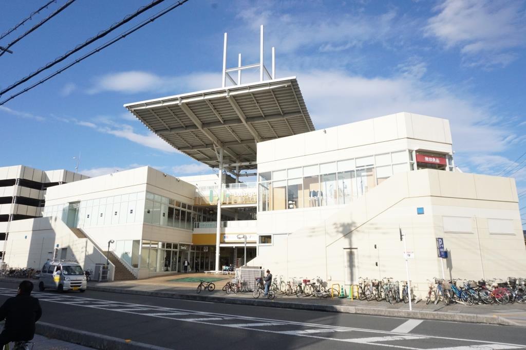 ショッピングセンター　ララガーデン 春日部（ショッピングセンター）まで598m