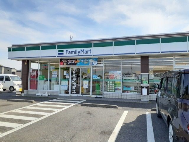 コンビニ　ファミリーマート宇都宮羽牛田店（コンビニ）まで1000m